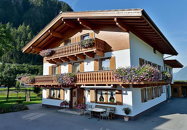 Gästehaus Luxner Sommer