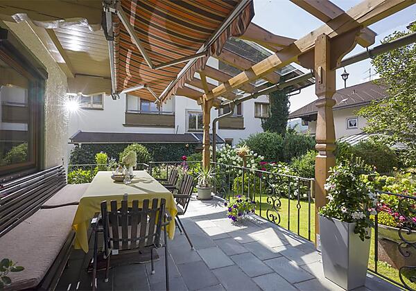 Gaestehaus_Kopp_Siedlungsweg_1_Stumm_Terrasse