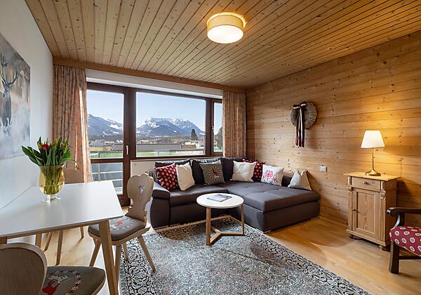 Gaestehaus_Landegger_Feldweg_7_Koessen_04_2023_App