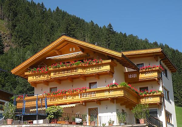 Hausansicht Sommer - Gästehaus