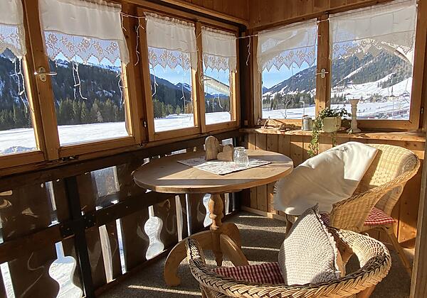 Kleiner Balkon zum Entspannen