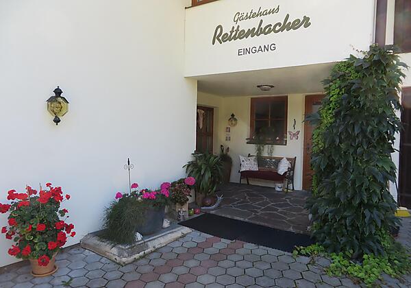 Gästehaus Rettenbacher Hauseingang