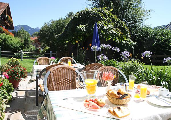 Frühstück im Garten