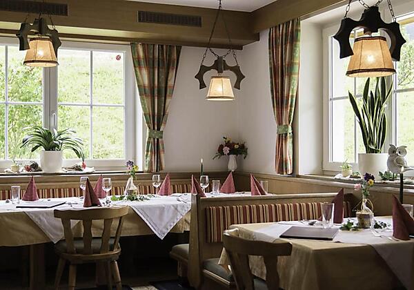 digital_13x18_cb_photography_Zimmer_Gaststube-2