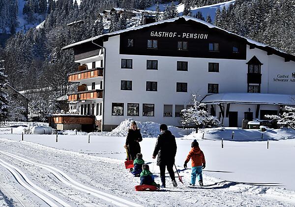 Loipe und Wanderweg direkt am Haus