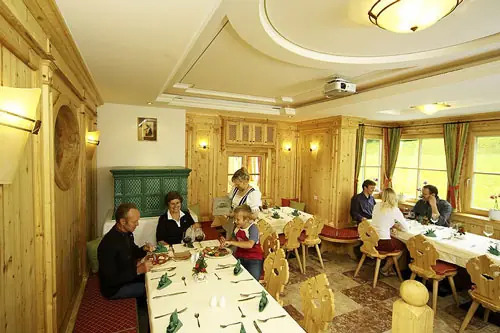 Gäste im Restaurant vom Hotel Gasthof Siggen