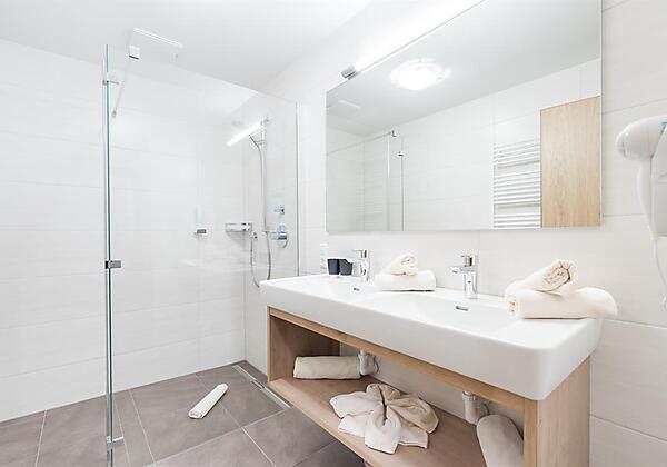 Badezimmer Familienzimmer groß