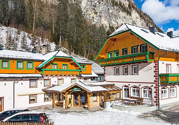Winteransicht Hotel Gell