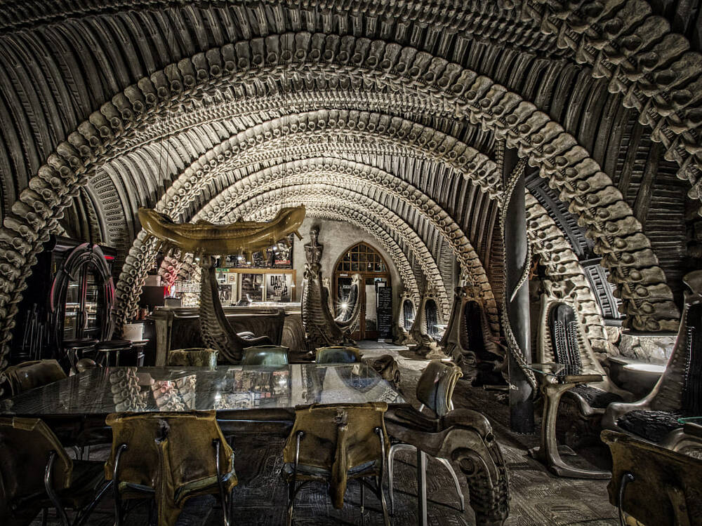 hr-giger-bar_gruyeres_andy_davis_09jpg.jpg