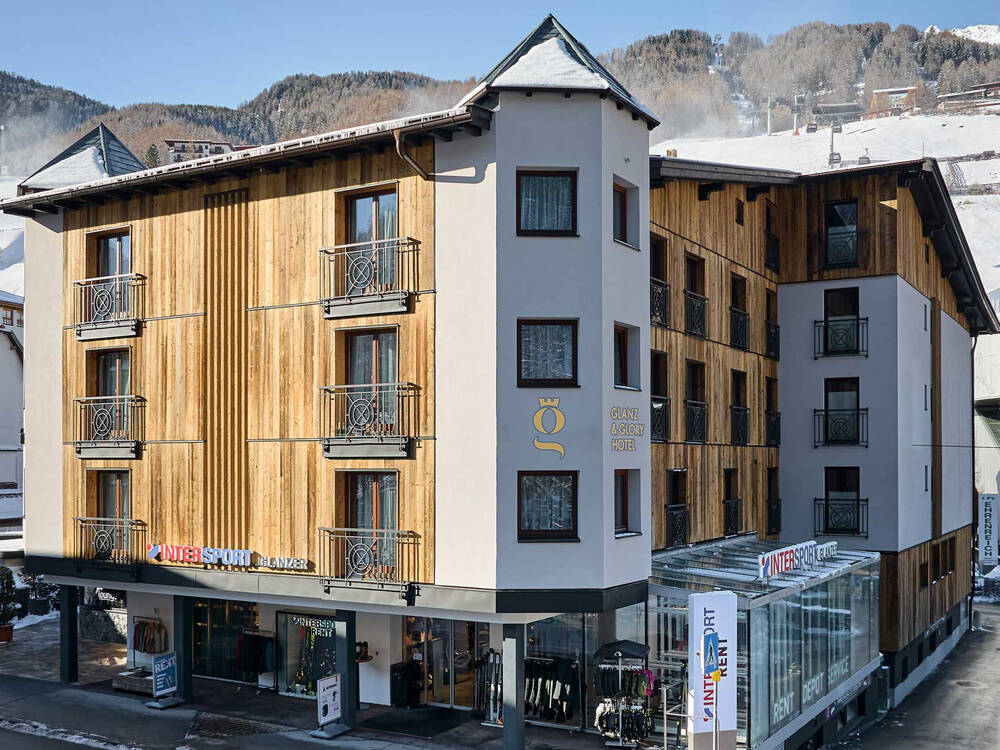 2400x1360_glanzglory-hotel_aussenansichtjpg.jpg