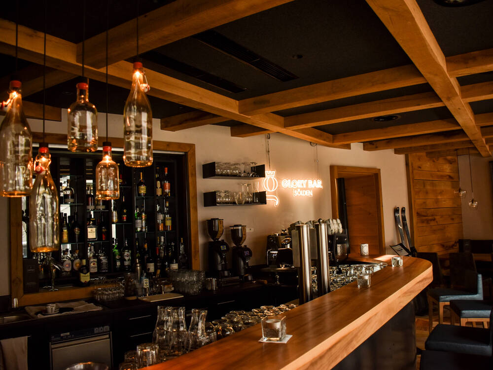 Glory Bar