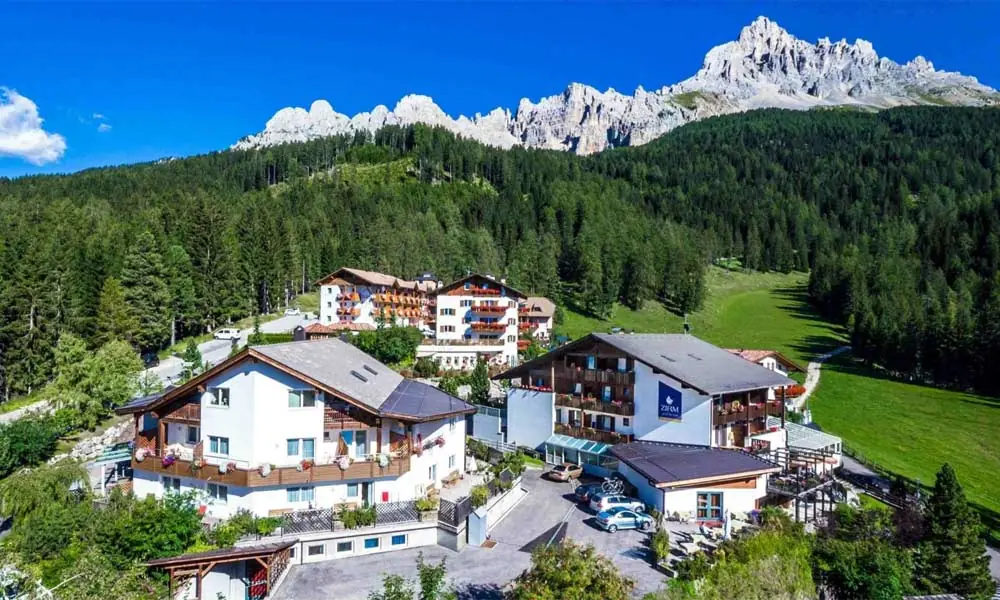 Blick auf das Good Life Hotel Zirm in Deutschnofen