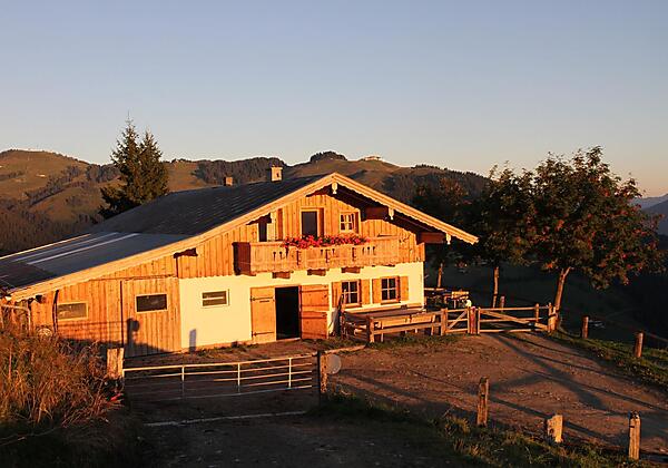 Unsere Alm im Sonnenuntergang