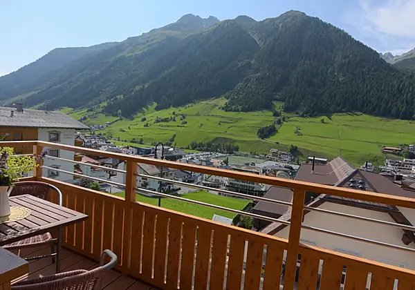 TOP 2 mit schönem Dorfblick ,erholsame Lage 