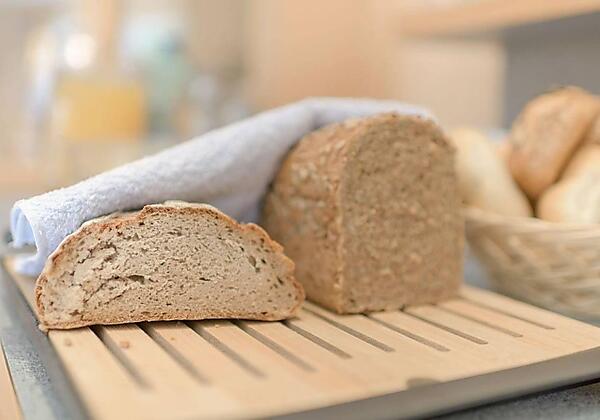 frisches-brot-fruehstueck-gross