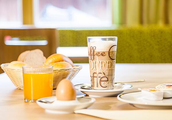 Frühstücken im Bergblick