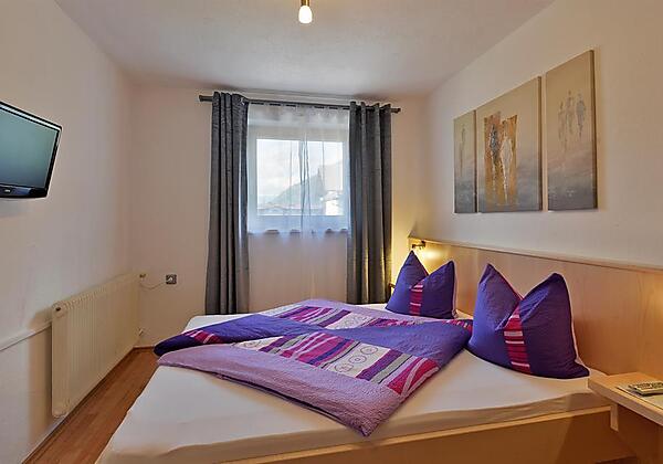 Schlafzimmer 4