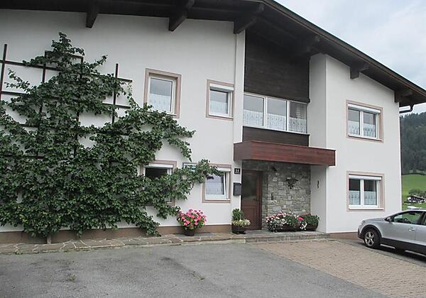 Großer Parkplatz vorhanden