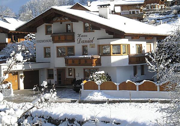 Hausansicht Winter