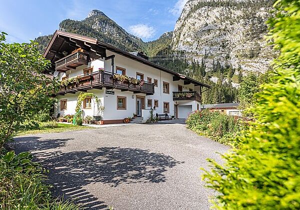 zimmer-fruechstueck-lofer-urlaub-2639