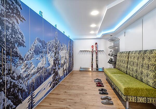 Neu! Ski + Schuhraum