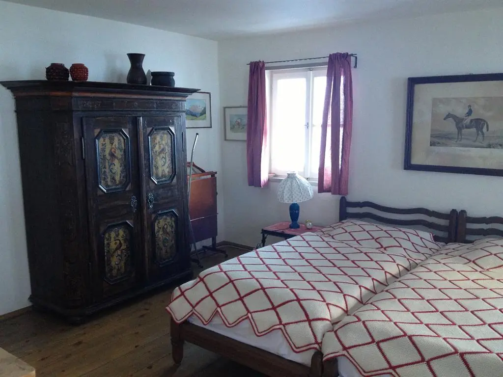 Rotes Eltern-Schlafzimmer "Erholung"