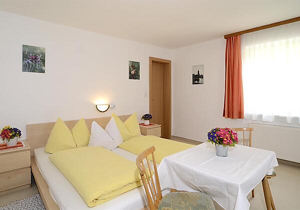 Doppelzimmer Dusche und WC