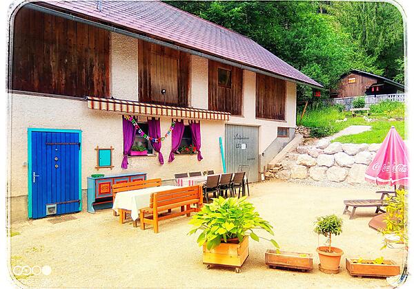 Innenhof und Stallgebäude