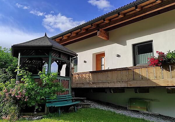 Eingang Ferienwohnung mit Pavillion