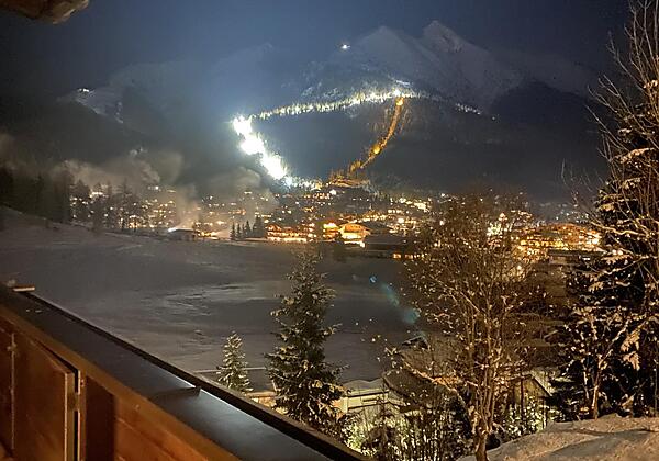 Aussicht auf die Abendskipiste