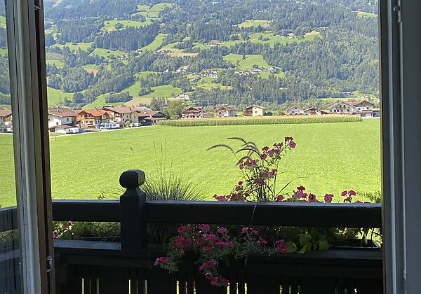 D9C8EC29-7F71-43D7-A663-B2B59F6C7F67