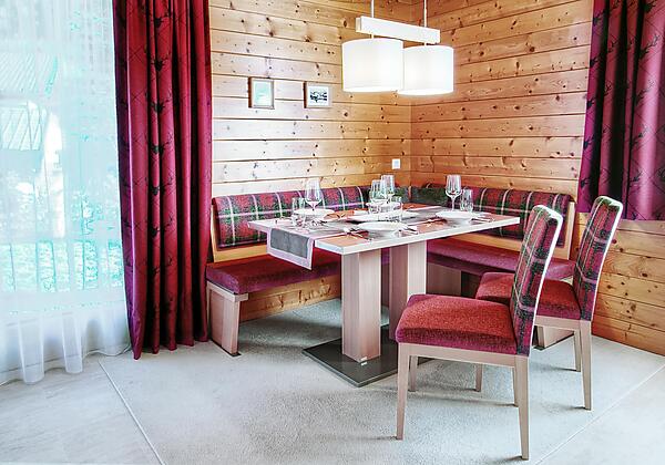 App. Gartenblick Wohnzimmer Essecke