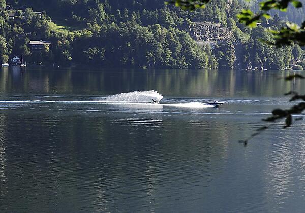 Motorboot_Wasserski_(c) steve.haider.com