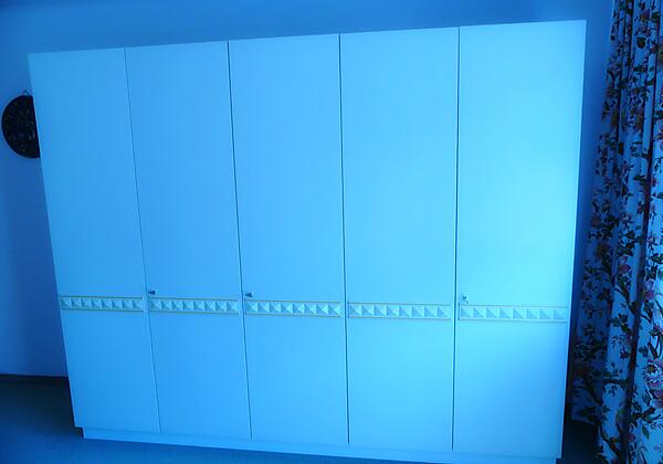 Schrank im Zweibettzimmer