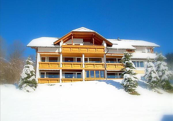 Süd-Balkone im Wintersonnenschein - Haus Löger