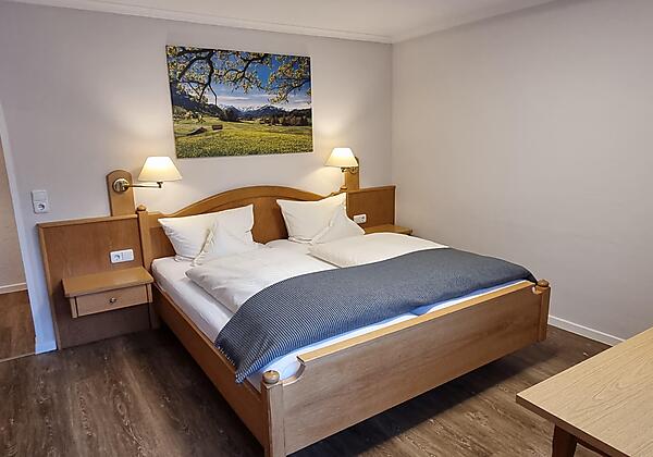 Bad Doppelzimmer