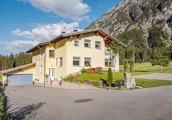 Haus_Sommer_Seite_klein