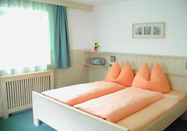 Schlafzimmer Parterre Wohnung