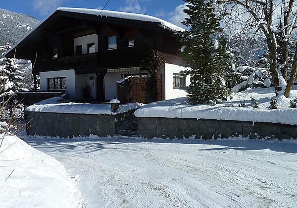 Hausansicht Winter