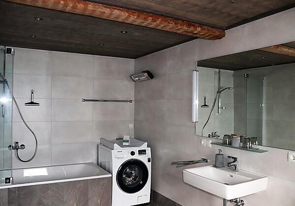 Haus Neuwirt - s´erschte Bod