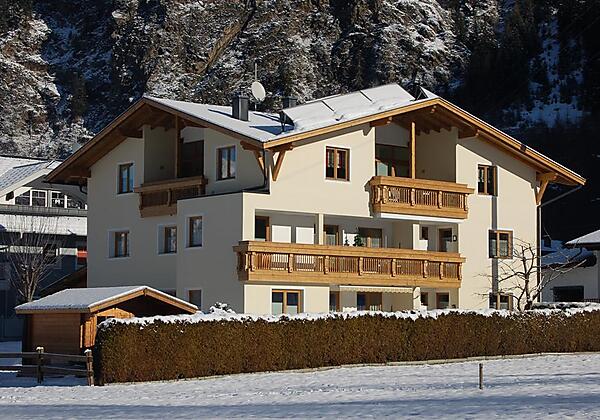 Haus Praxmarer im Winter