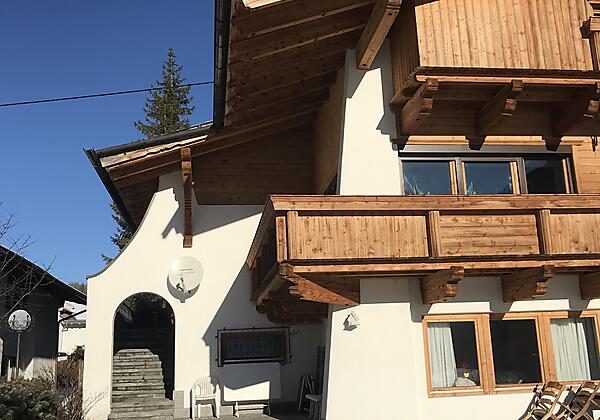 Haus Raimund Dependance Winteransicht