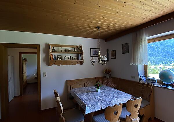 gemütliche Wohnküche mit Essecke