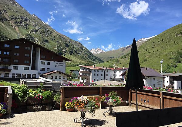 Die Terrasse mit Aussicht