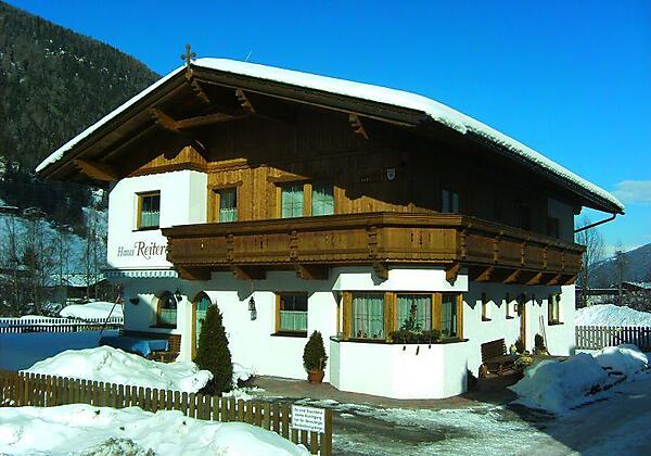 Haus Reiterer Neustift - Hausansicht Winter