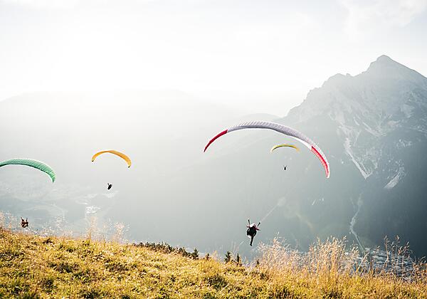 Sonnenaufgang_Paraglider-c-Schlick_2000_47