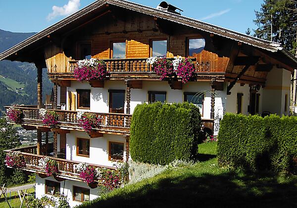 Hausansicht Südseite Sommer