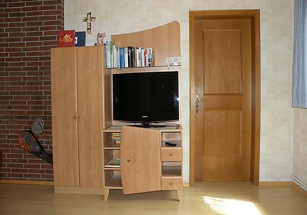 Wohnzimmerschrank