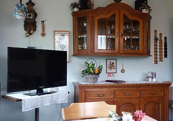 Frühstücksraum mit TV