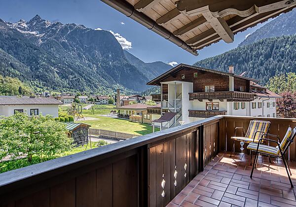 20250503 Wellness Nebenhaus 1